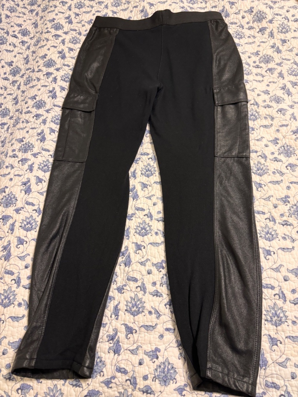 BCBGMAXAZRIA Moto Leggings S Black Faux Leather Cargo Pockets Stretch Pants - Picture 2 of 8